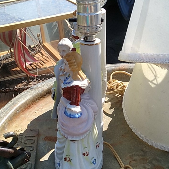 ⚜️  Victorian Couple Figural Lamps - Picture 7 of 16